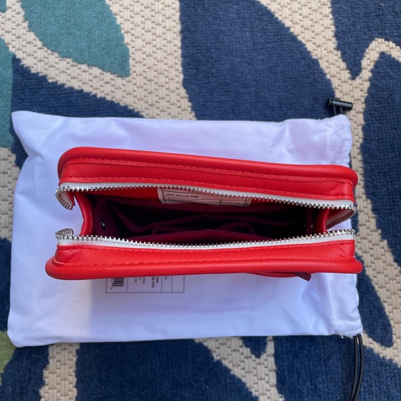 Glossier Atlanta mini beauty bag! Brand new! - Picture 4 of 7